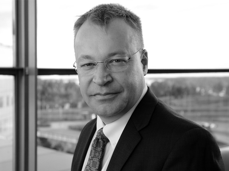 Is Nokia CEO Stephen Elop on the hot seat over Windows Phone 8 Smartphones sales