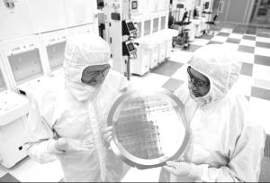 IBM Reveals Functioning Version of Semiconductor Industry’s First 7nm Chip