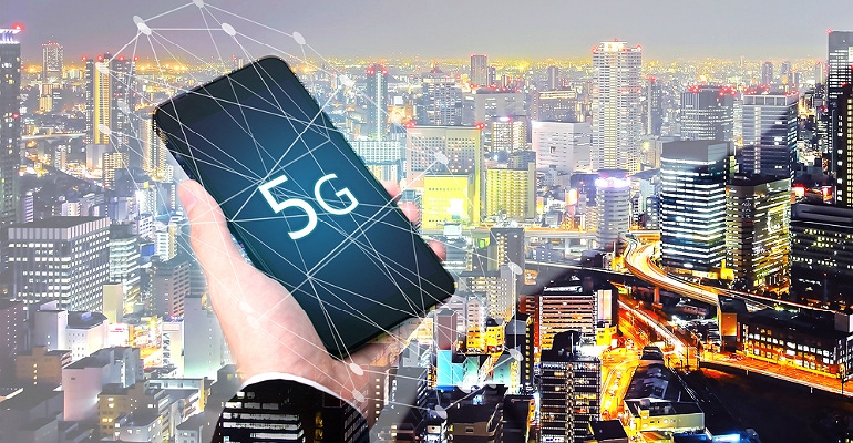 5G smartphone over smart city