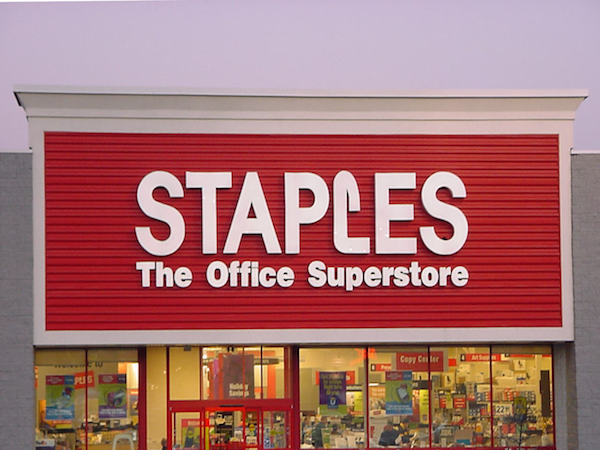 Staples last week confirmed it began investigating a possible data breach at several of its US locations but this office supply giant wasn't the only