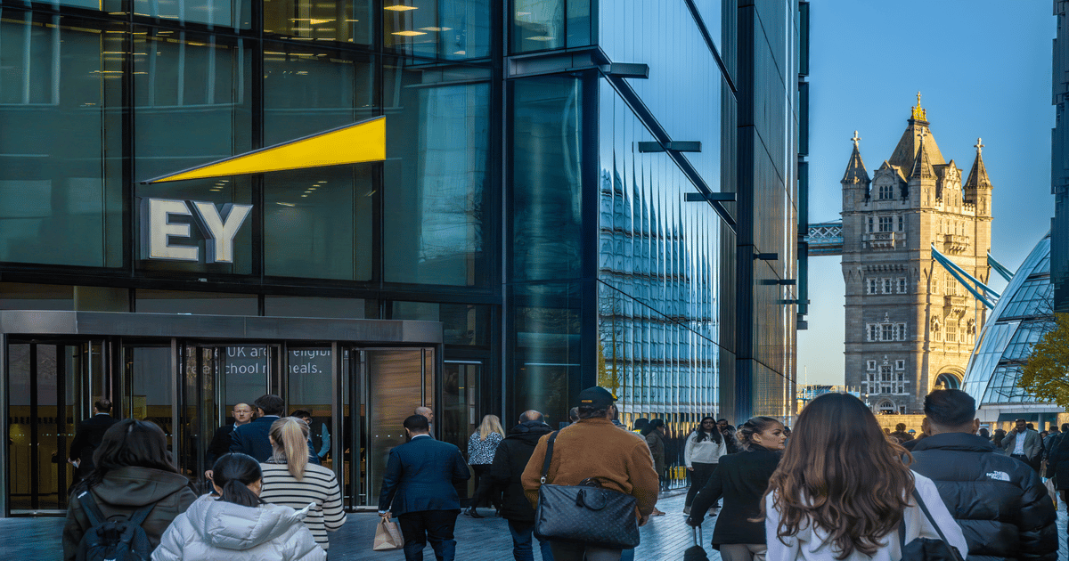 How AI Is Reshaping the Future of MedTech: EY Pulse Report