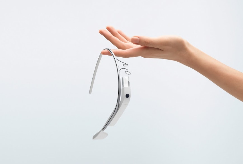 Google Glass Bans Facial Recognition, Sets Medical Apps Back