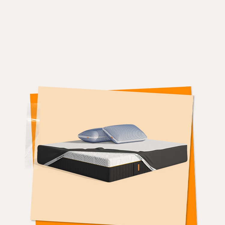 Persone che aprono una scatola Emma