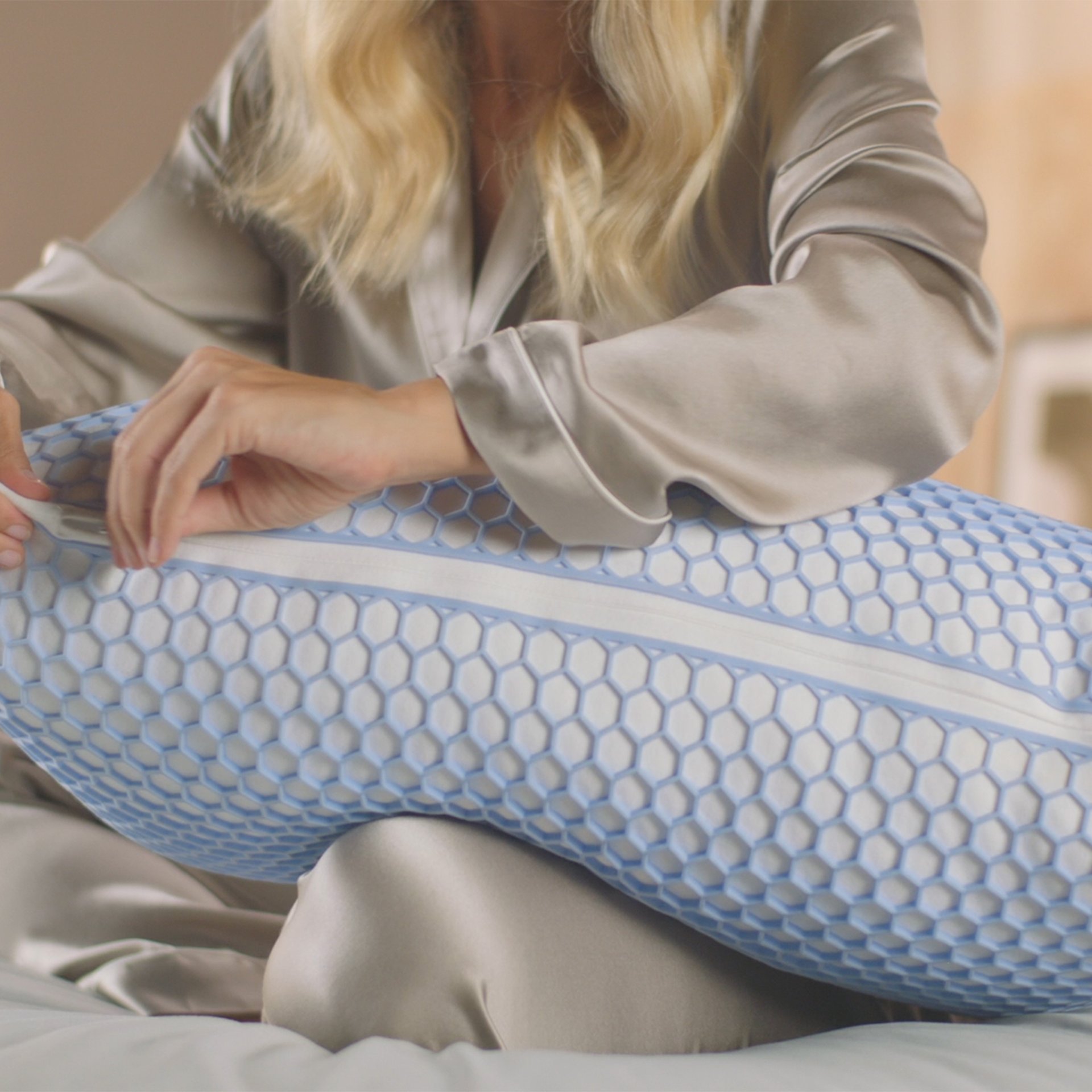 Airgrid_Foam_Pillow_Poster_USP_(3).jpg