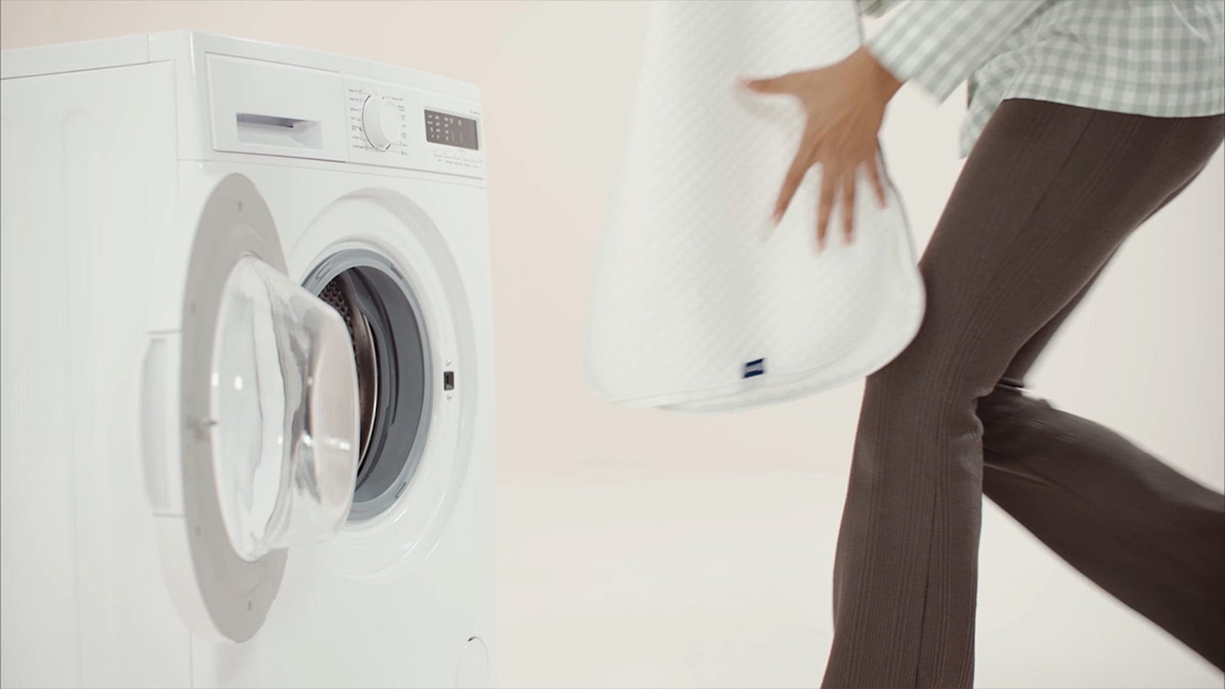 USP_3_Basic_foam_pillow_poster.jpg