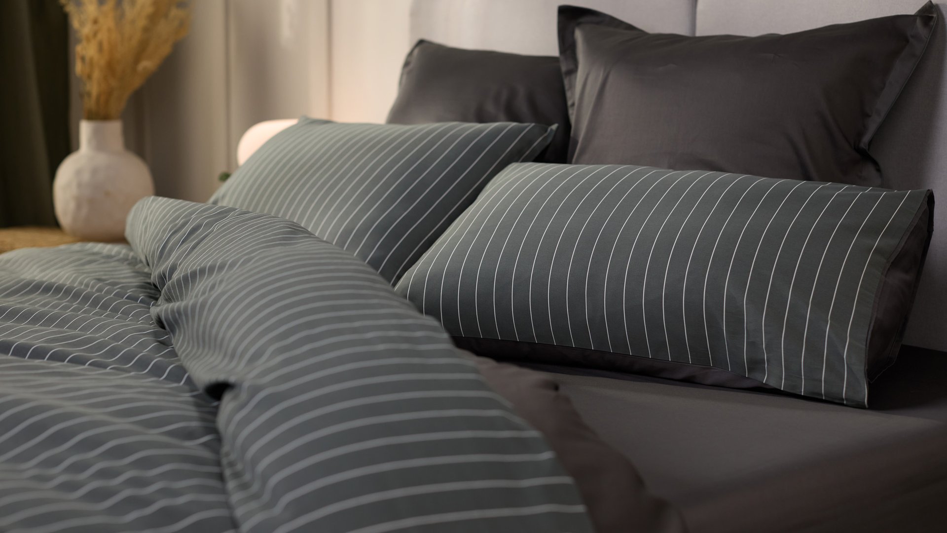 Drak&GrayStripes_Sateen_Gallery (4).jpg