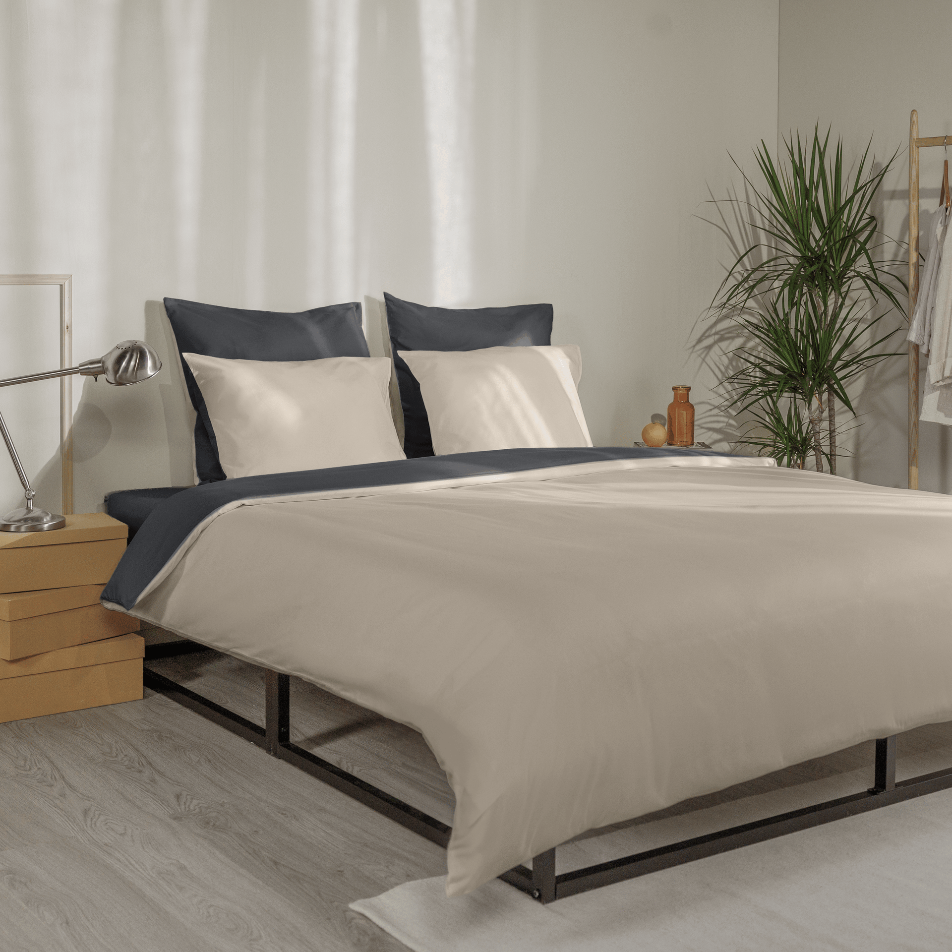 COTTON_BEIGE_DARKGREY_FRONTVIEW_V2.png