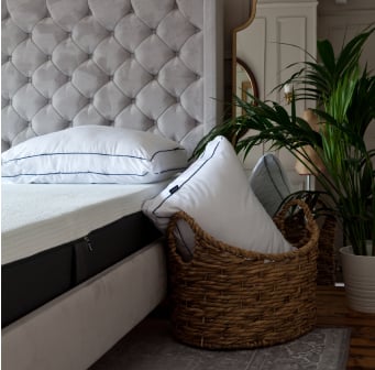Emma mattress and pillows