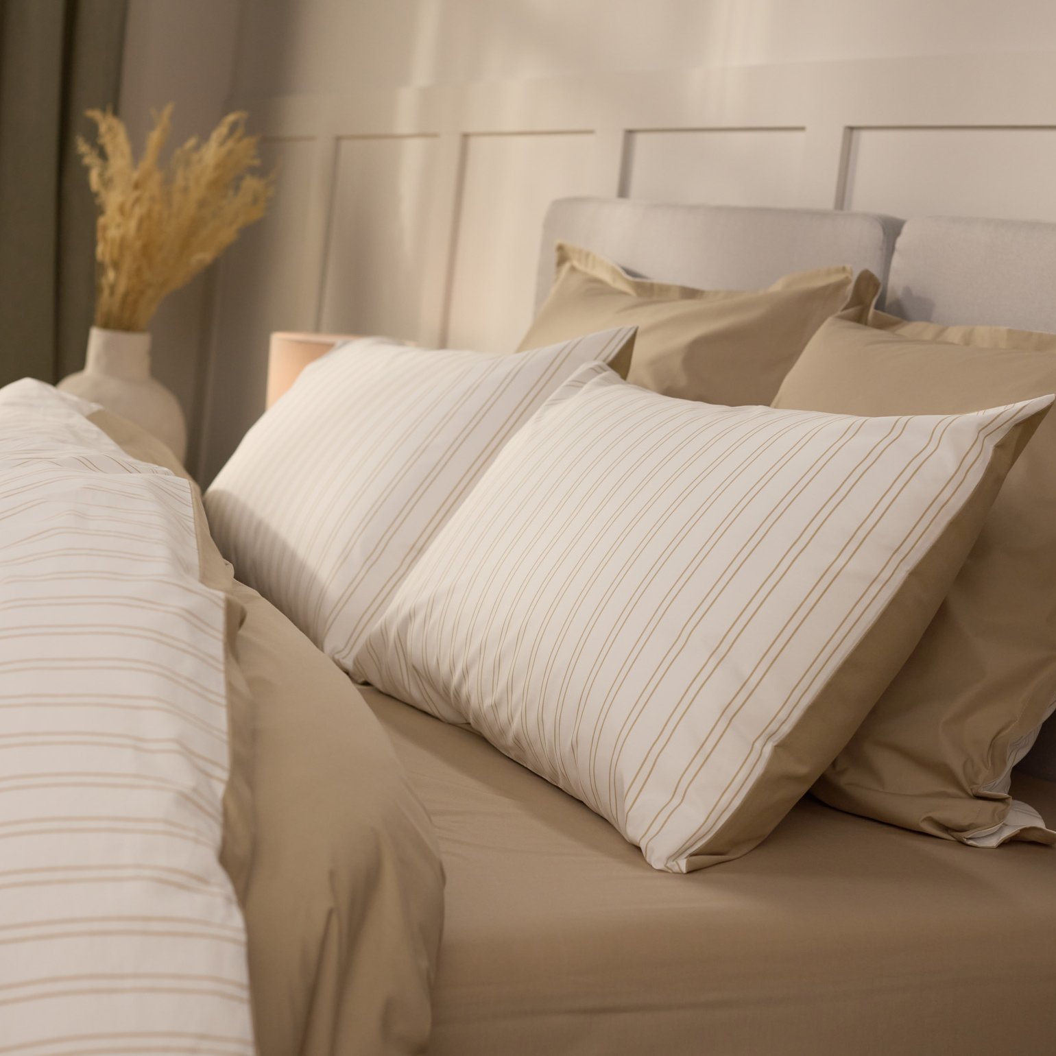 Beige_Stripes_PErcale (4).jpg