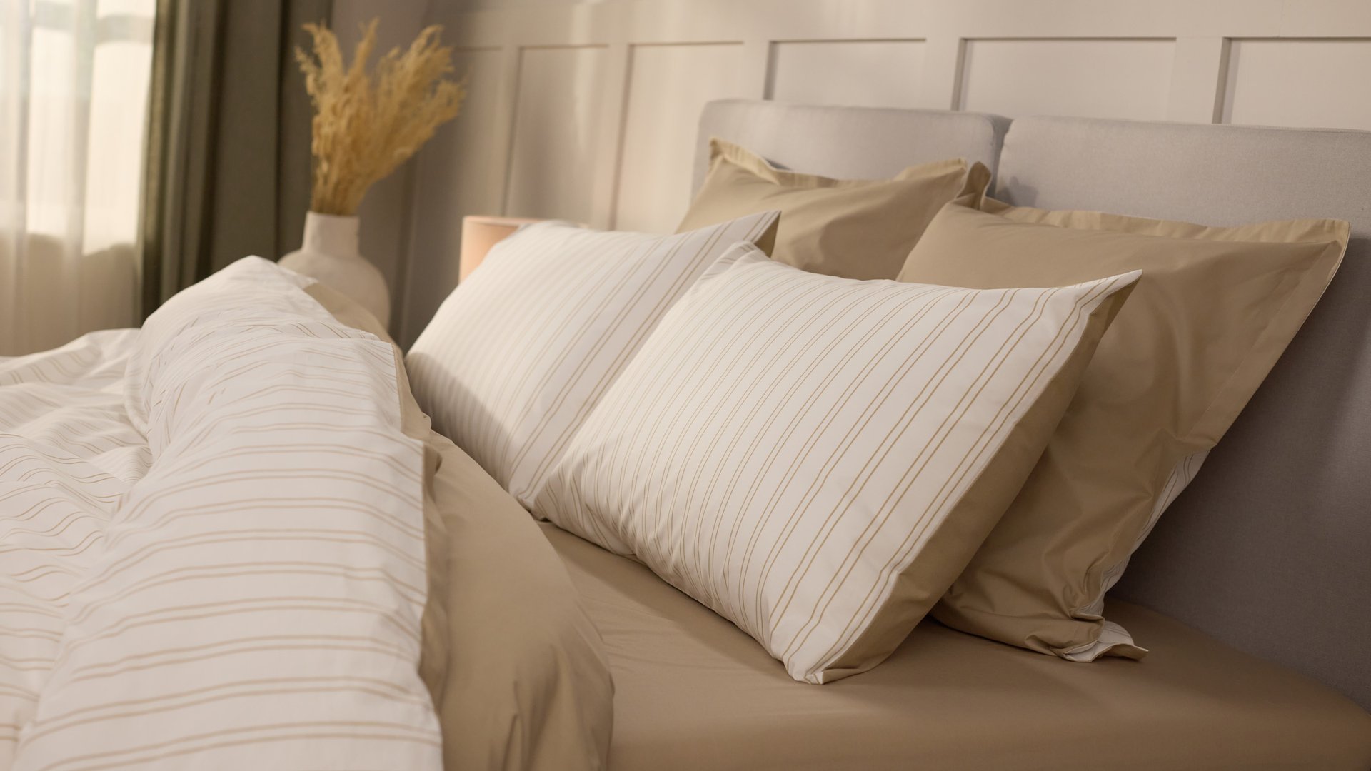 Beige_Stripes_PErcale (4).jpg