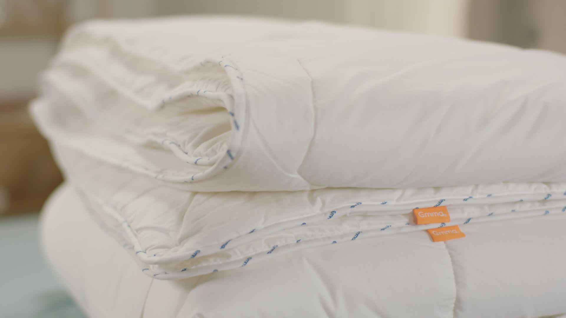 Bettdecke eng zusammengefaltet