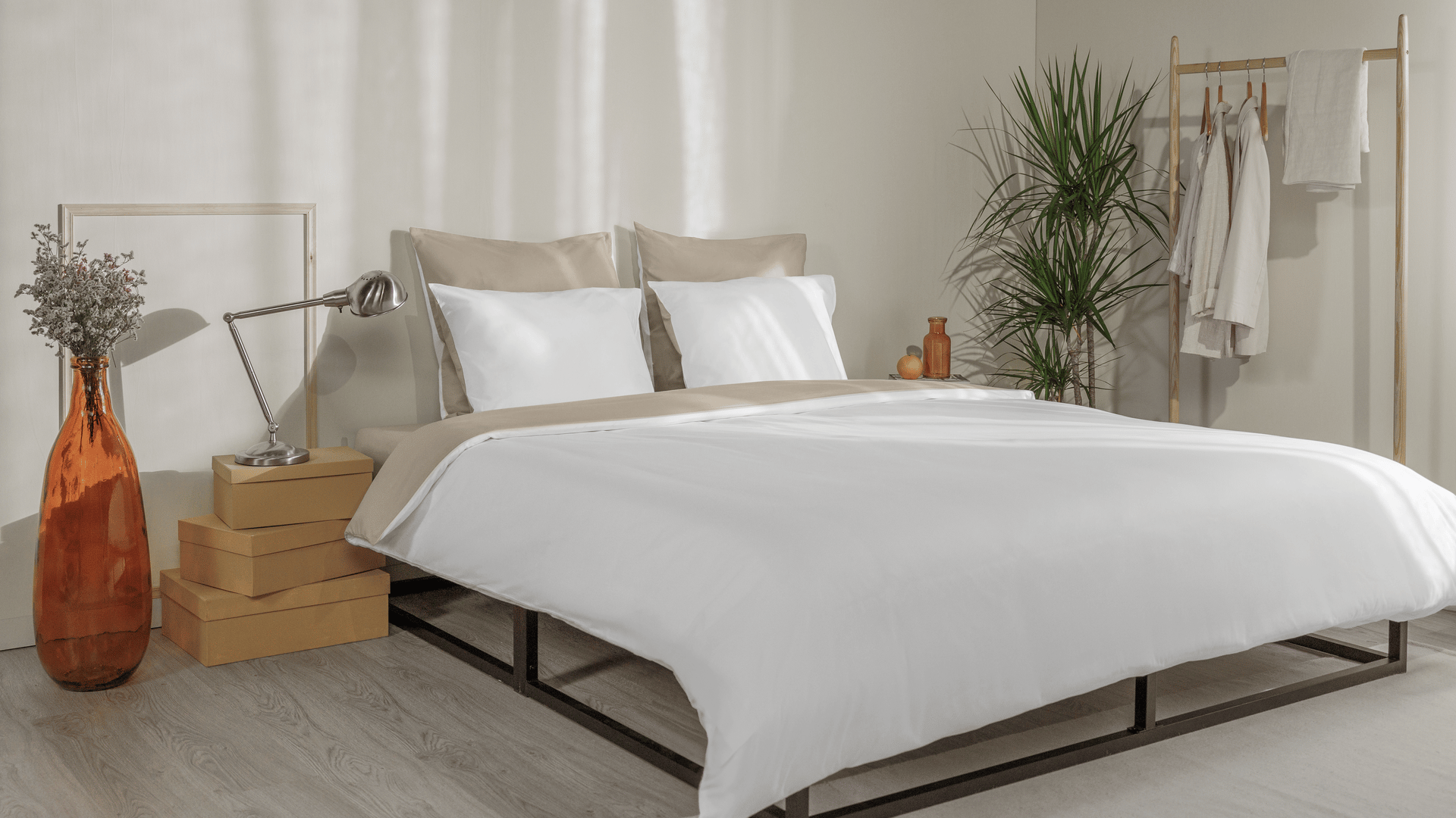 COTTON_WHITE_BEIGE_FRONTVIEW_v2.png