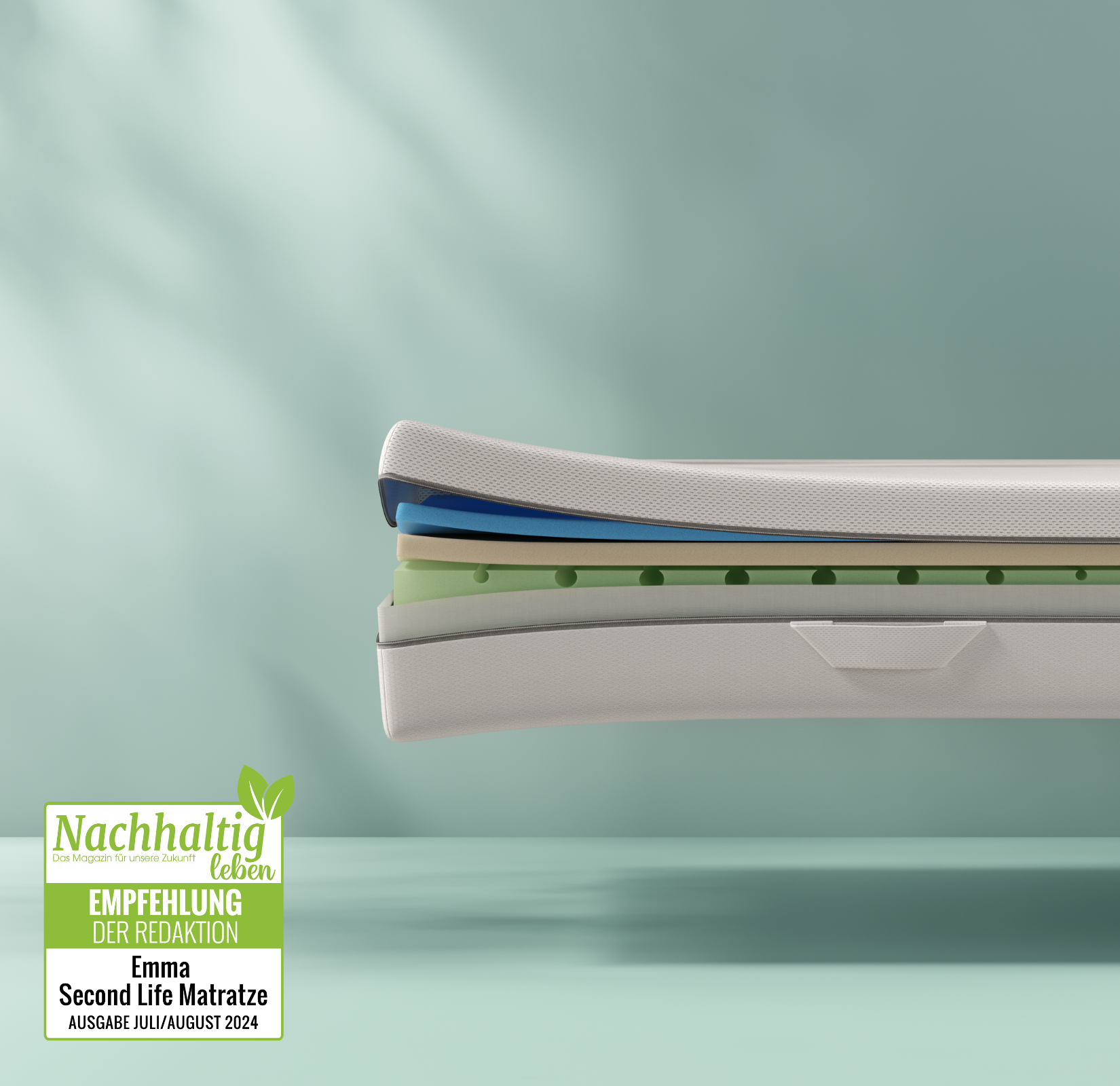 Nachhaltige Emma One Matratze mit sichtbaren Schichten und Nachhaltig Siegel.