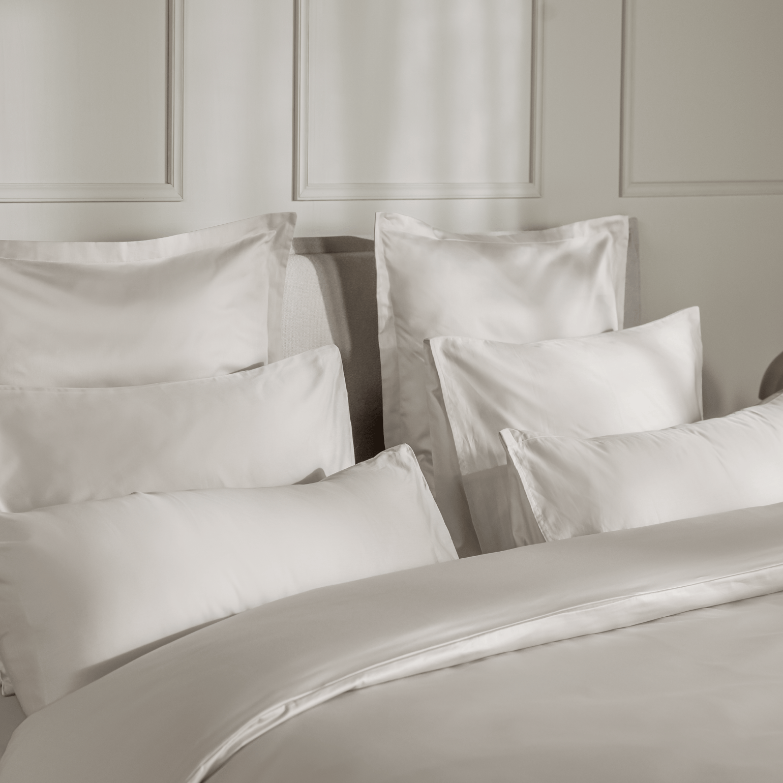 Beige_satin.png