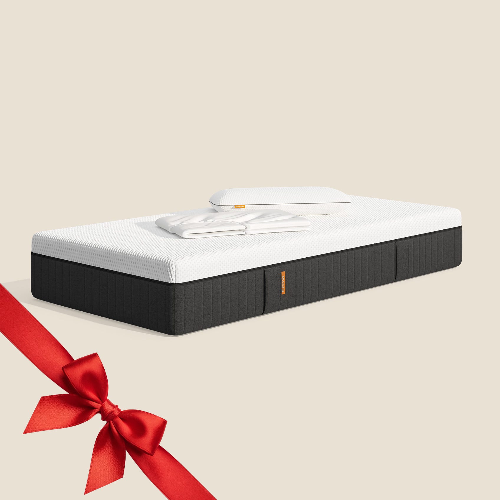 Emma Premium Set: 1x Matratze, 2x Kissen und 1x Spannbettlaken.