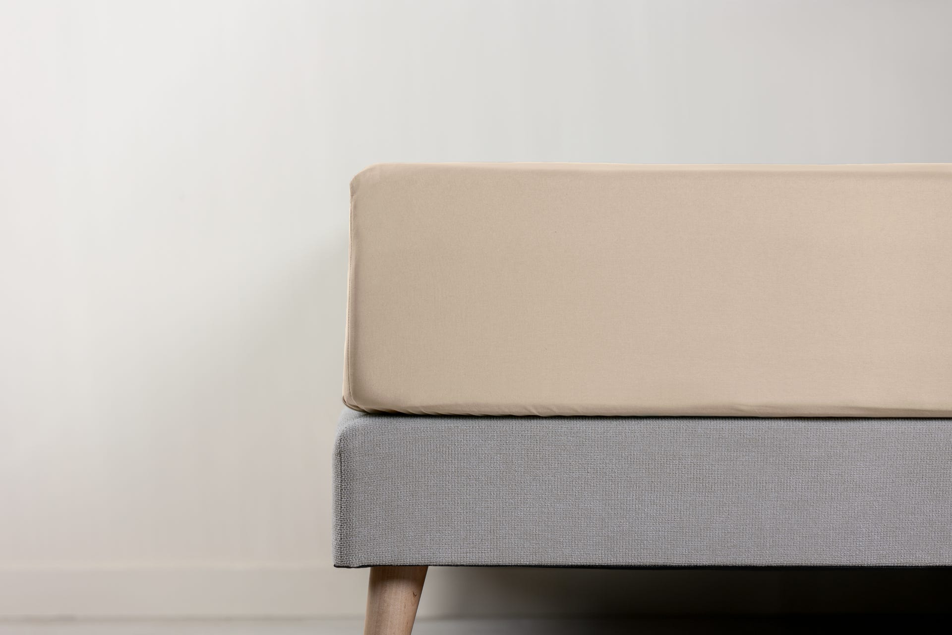 Beige_fitted_sheet.png