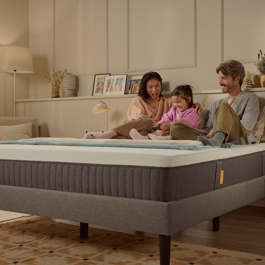 Colchón Emma Hybrid Premium en dormitorio moderno diseñado para brindar confort premium y soporte ergonómico durante el descanso.