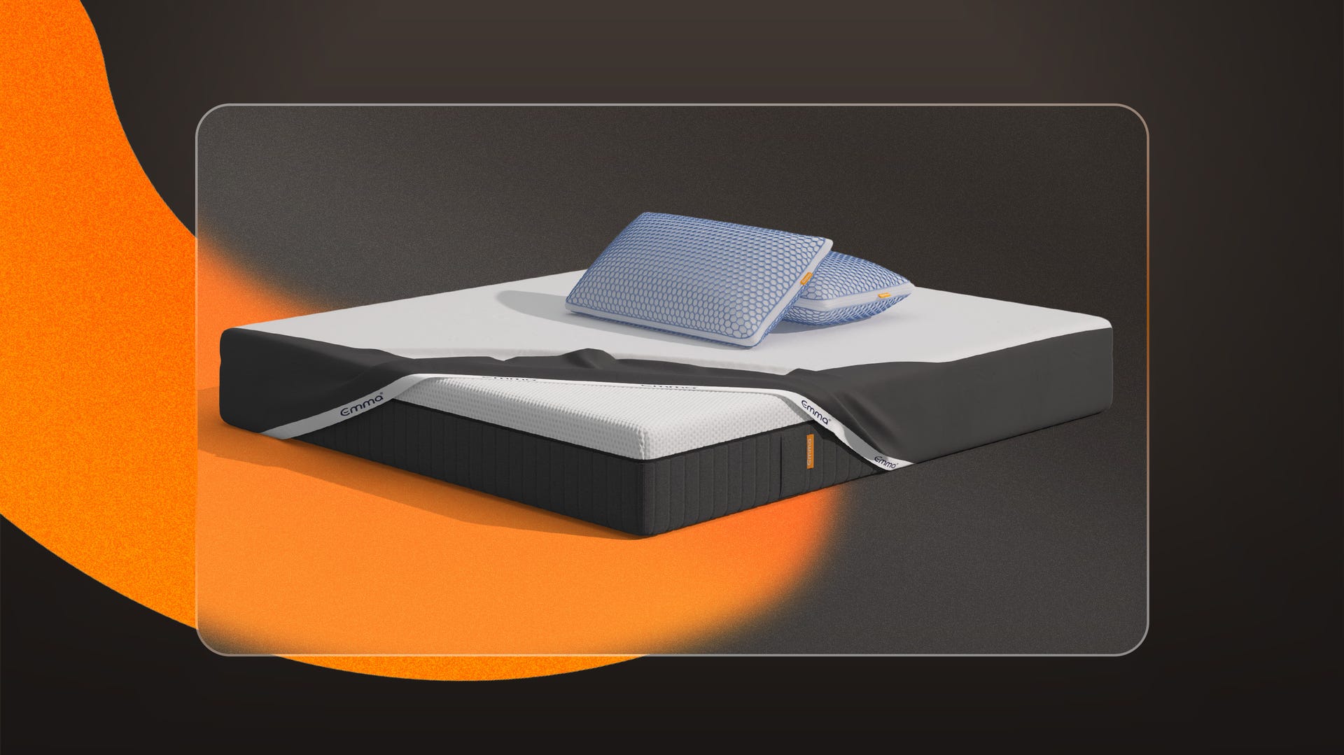 Uma imagem do pack Cooling Sleep, que inclui um colchão Emma Hybrid Premium, almofadas Emma Zero Gravity, e uma capa protetora