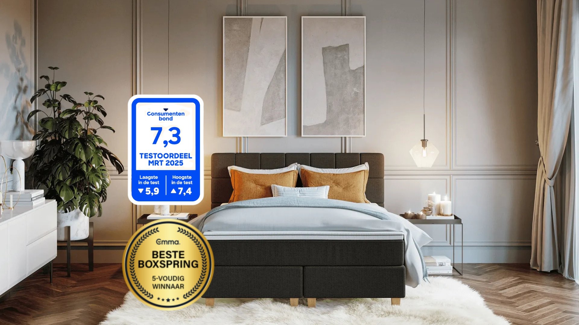 Lit boxspring Deluxe dans une chambre lumineuse avec décoration