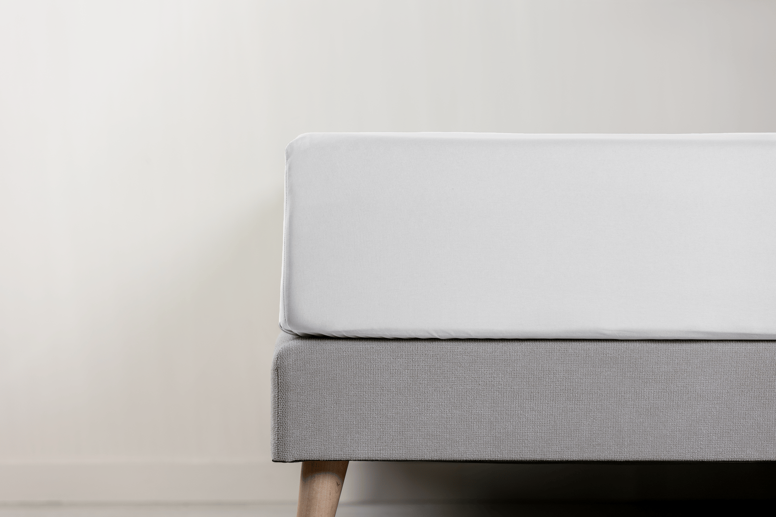 Emma Premium Spannbettlaken in beige.