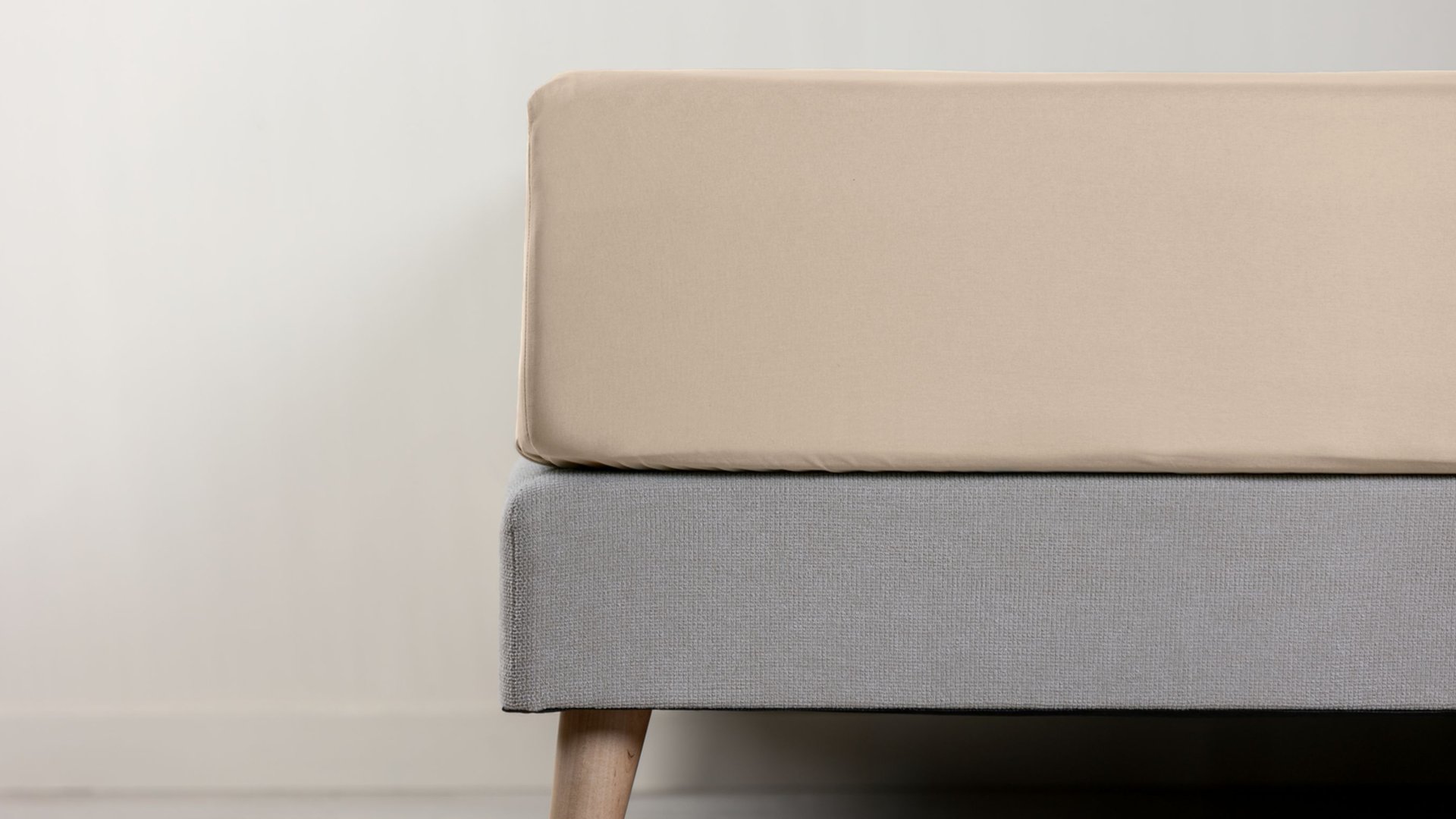 PERCALE_BEIGE_FITTED_SHEET.jpg