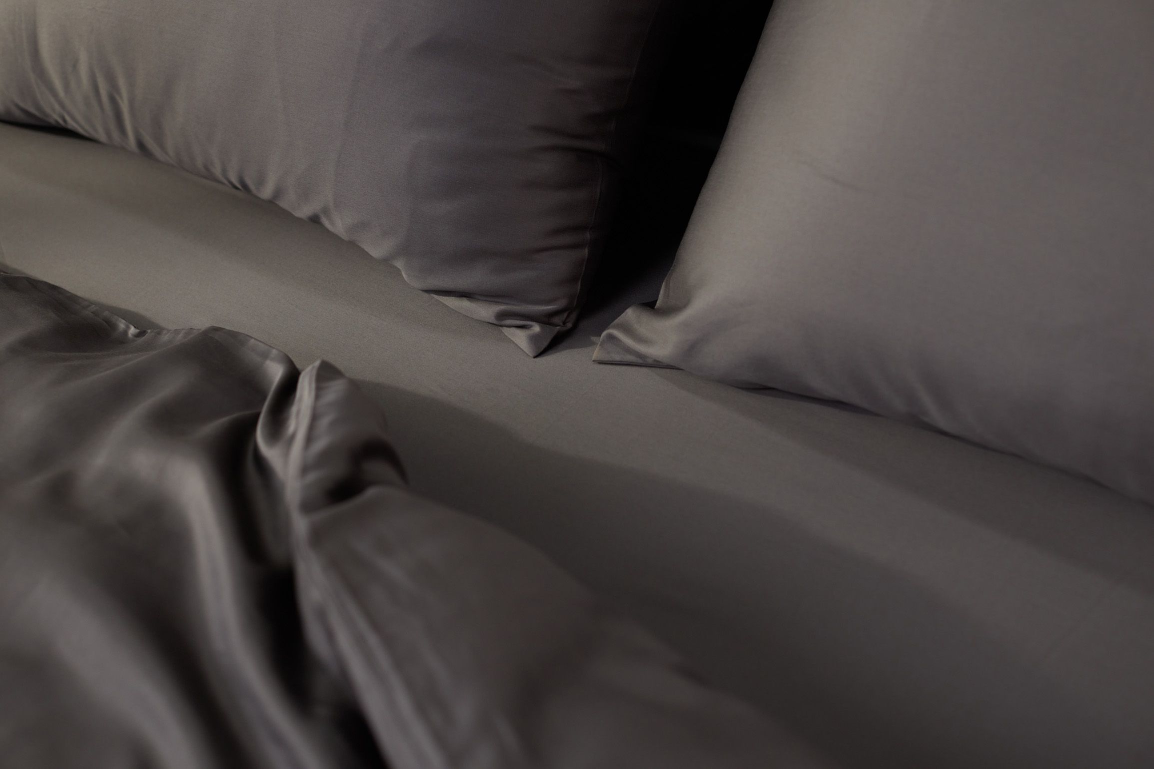Dark_Grey_Sateen_Gallery (4).jpg