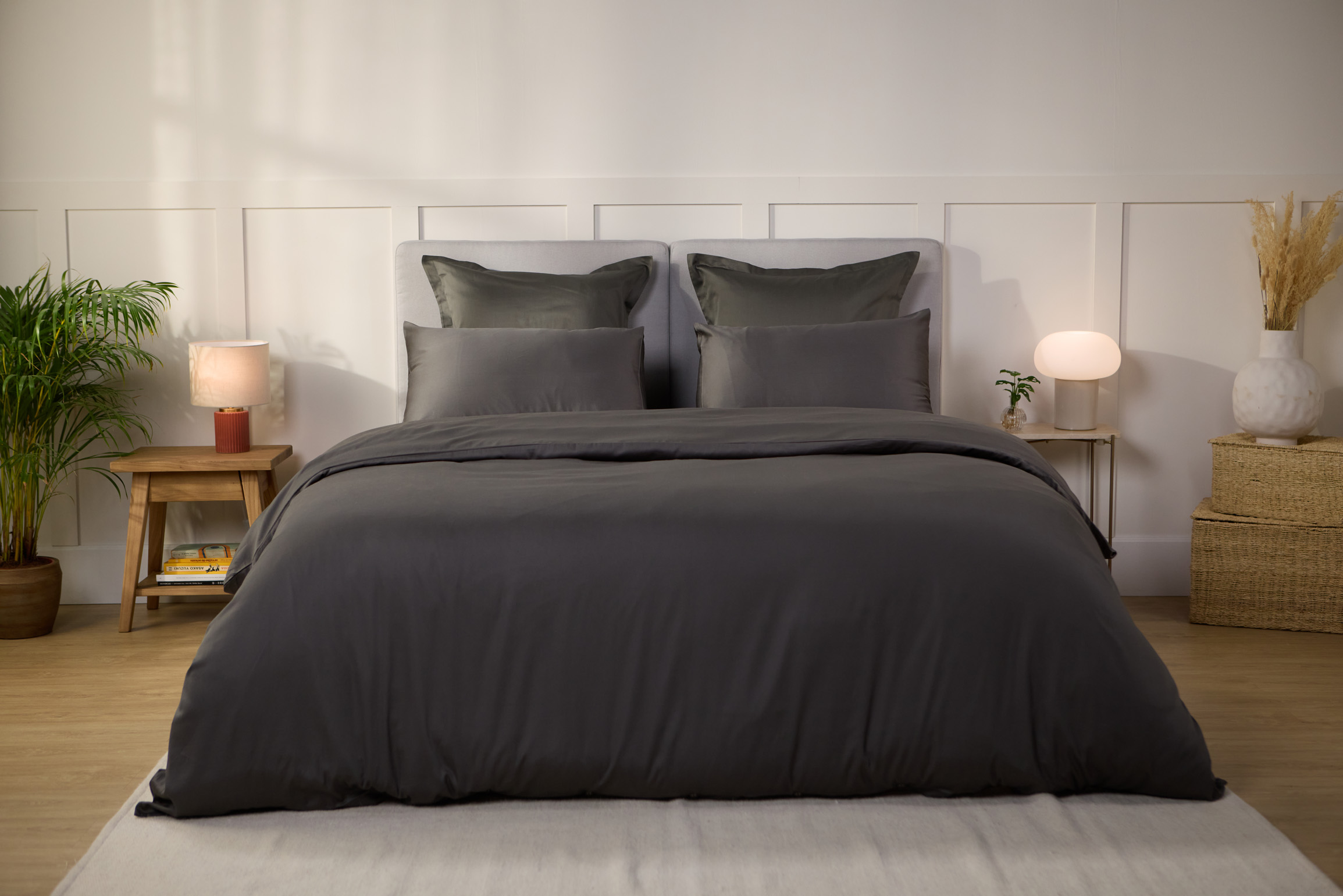 Dark_Grey_Sateen_Gallery (2).jpg