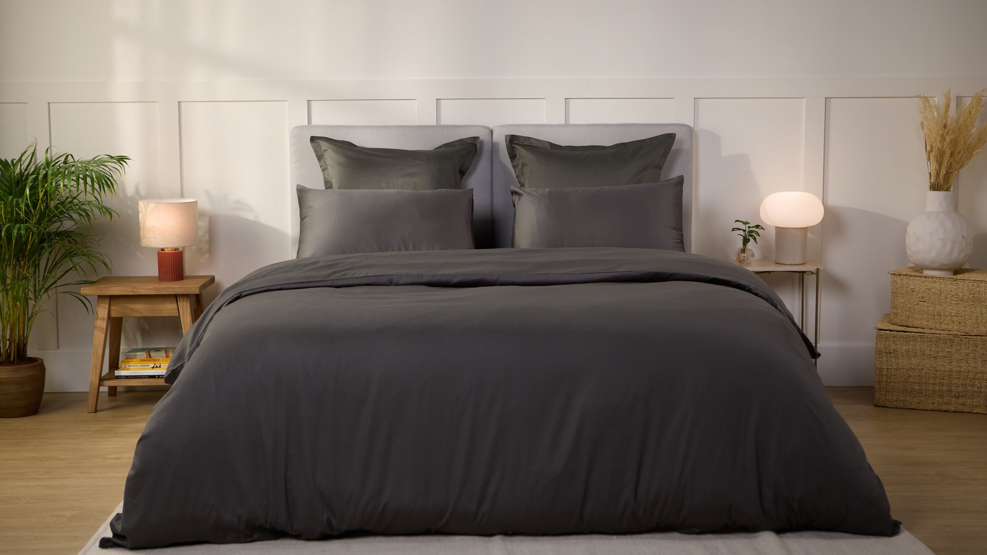 Dark_Grey_Sateen_Gallery (2).jpg