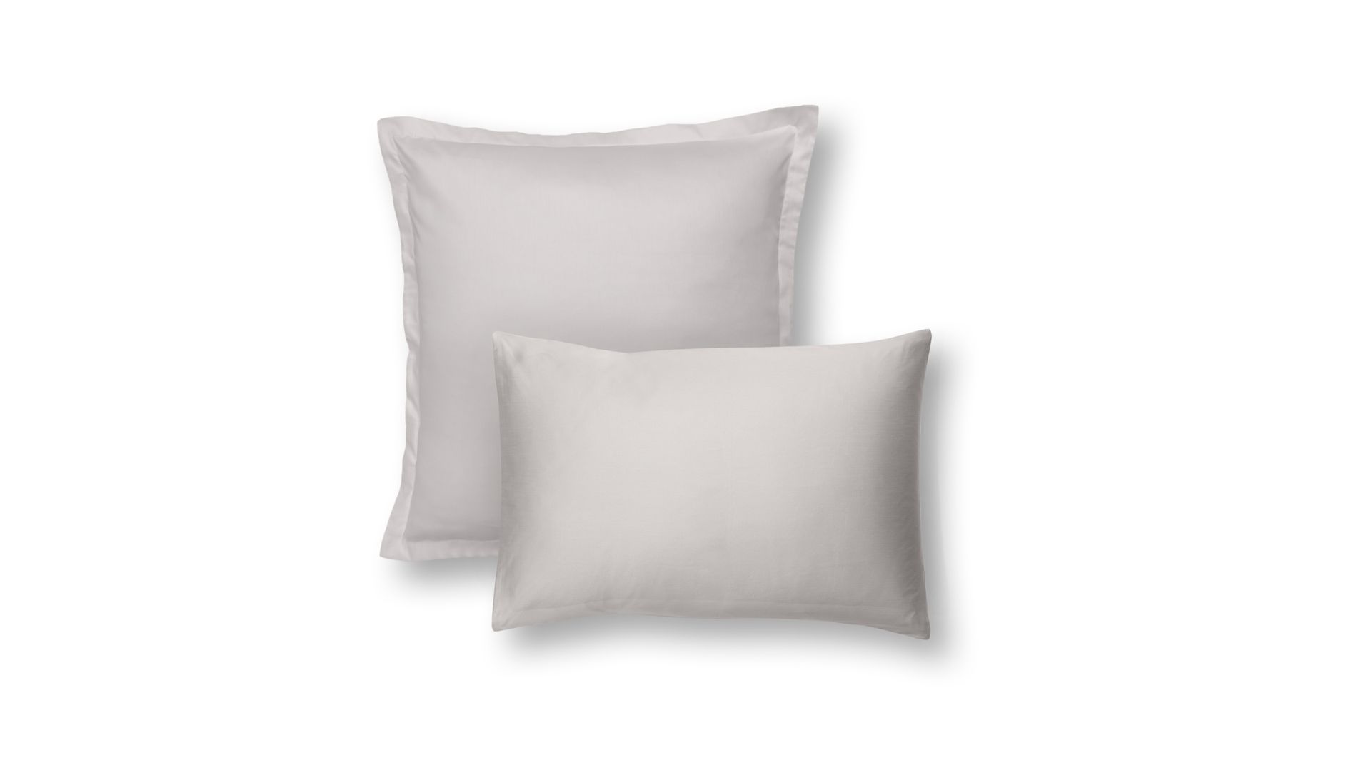 Zwei Emma Premium Kopfkissenbezüge in beige.