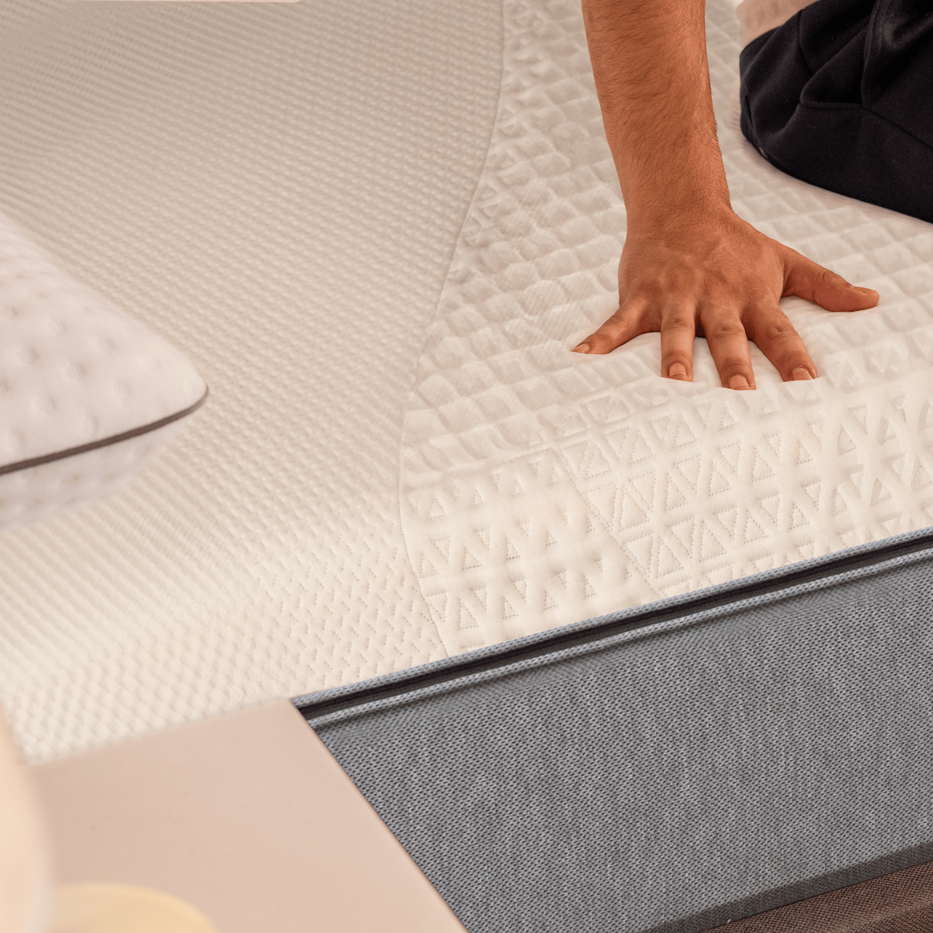 Colchon Emma Elite Hybrid Thermo Liv 3.png