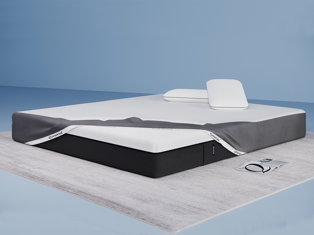 Emma Diamond Degree Topper