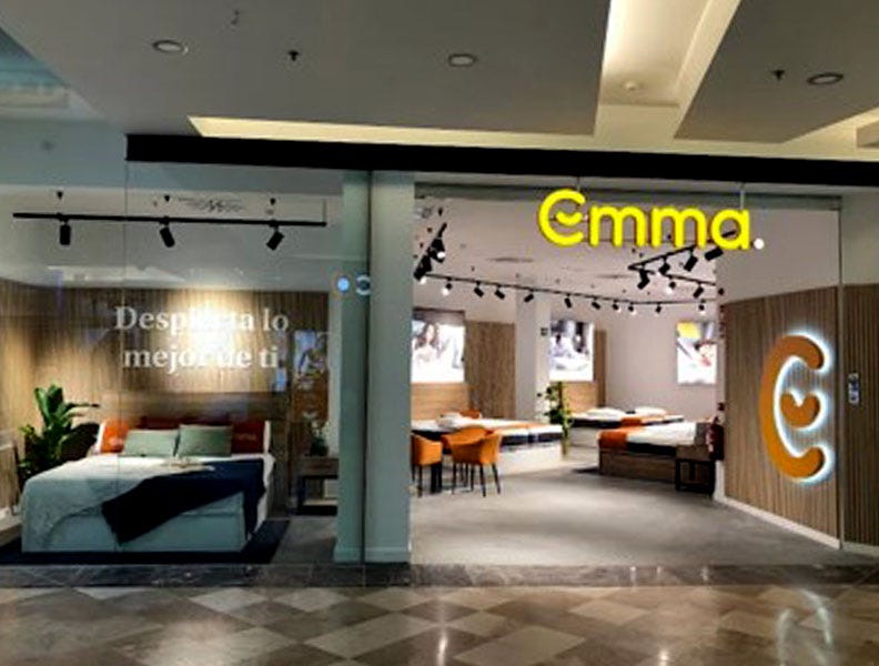 ES_GAV_Store front.jpg