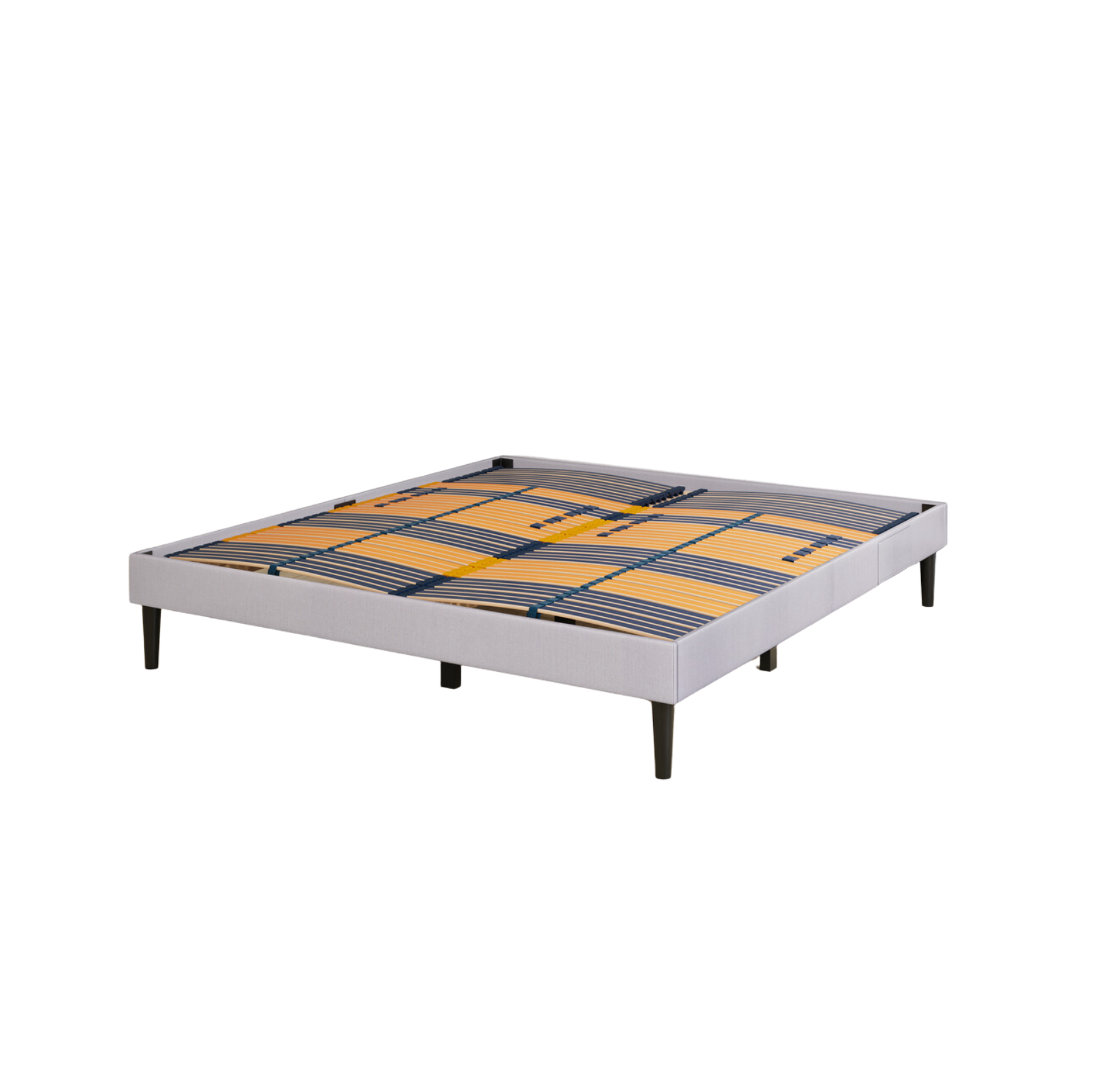 Struttura letto rettangolare con doghe in legno e gambe in metallo.