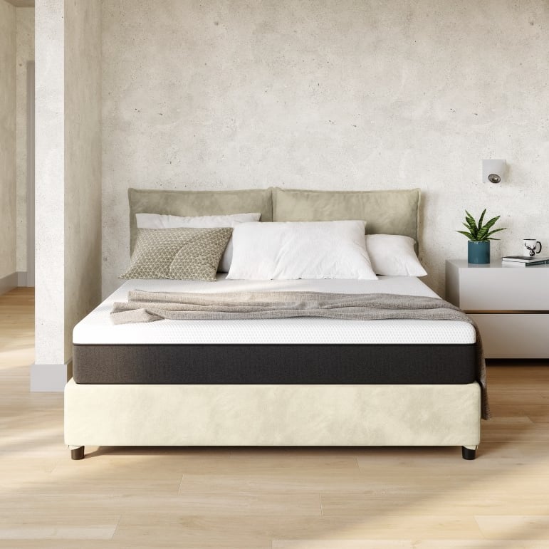 letto contenitore matrimoniale in microfibra color sabbia con materasso