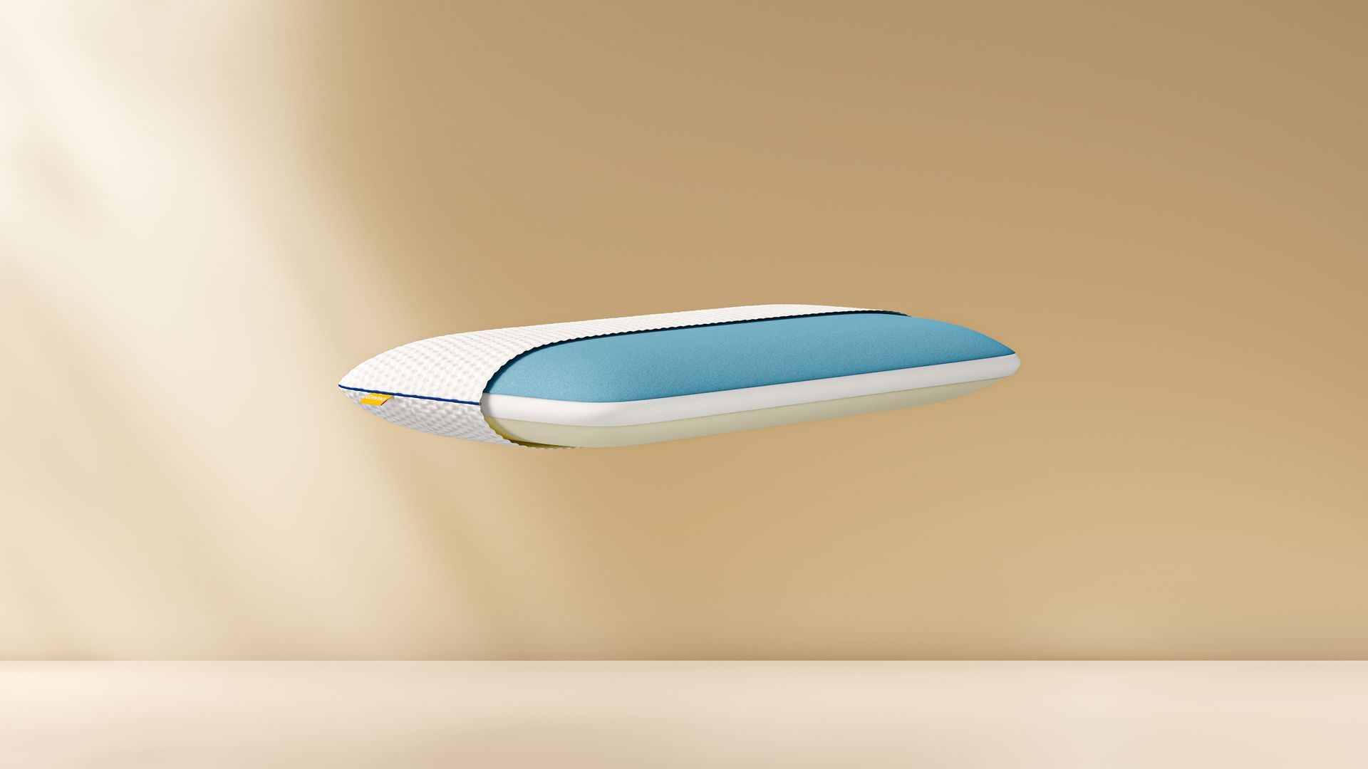 Almohada Original en fondo amarillo