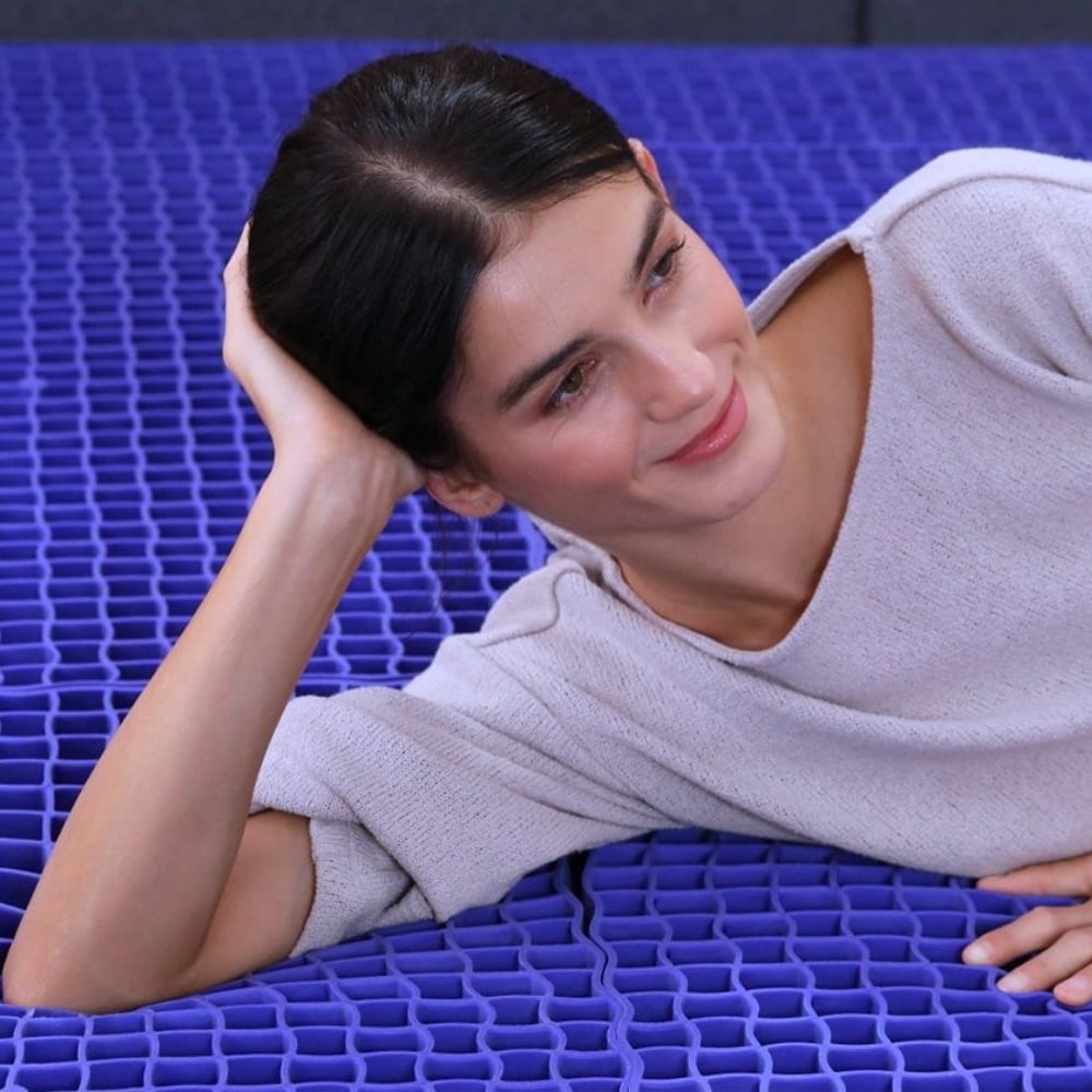 Emma-ZeroG-Product-4_1200x1000.jpg