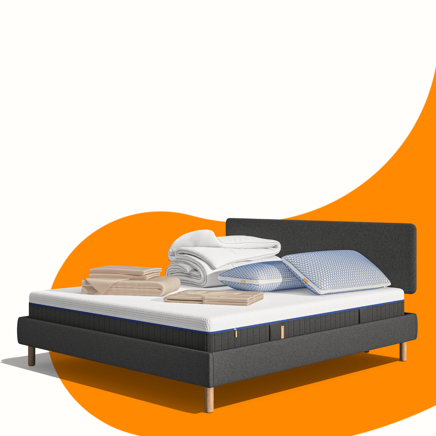 Lit moderne avec tête de lit grise et pieds noirs, recouvert de draps blancs. Deux oreillers blancs et une pile de linge plié sont posés sur le matelas. Arrière-plan beige avec une forme orange abstraite.