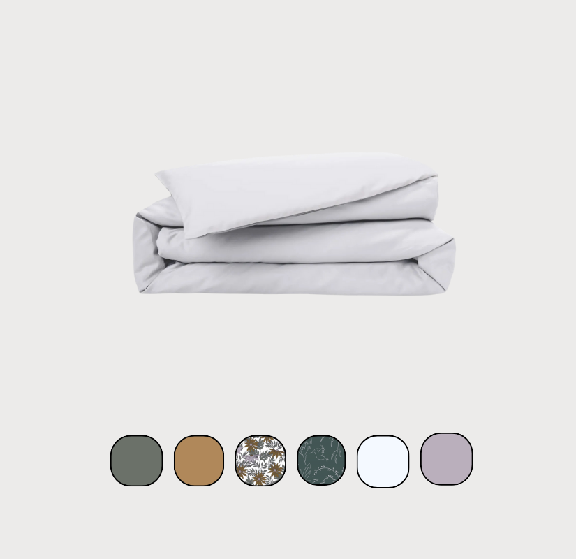 Housse de couette pliée avec échantillon de couleurs.