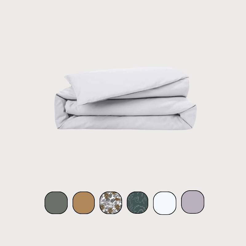 Housse de couette pliée avec échantillon de couleurs.