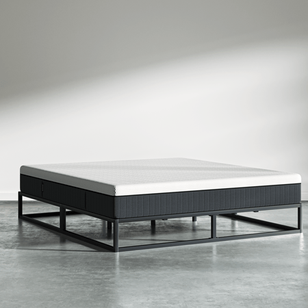 Letto_in_metallo_con_materasso_matrimoniale_variant.png