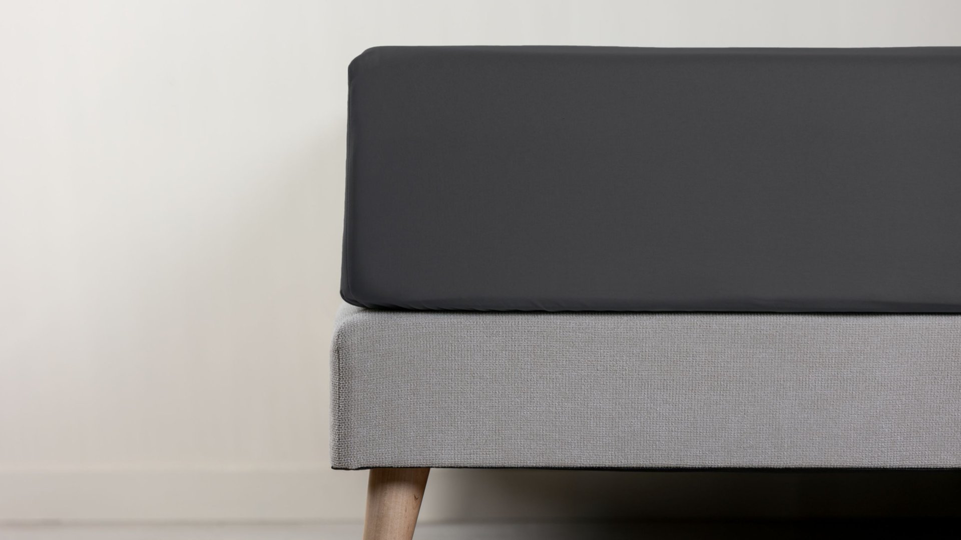 PERCALE_DARK_GREY_FITTED_SHEET.jpg