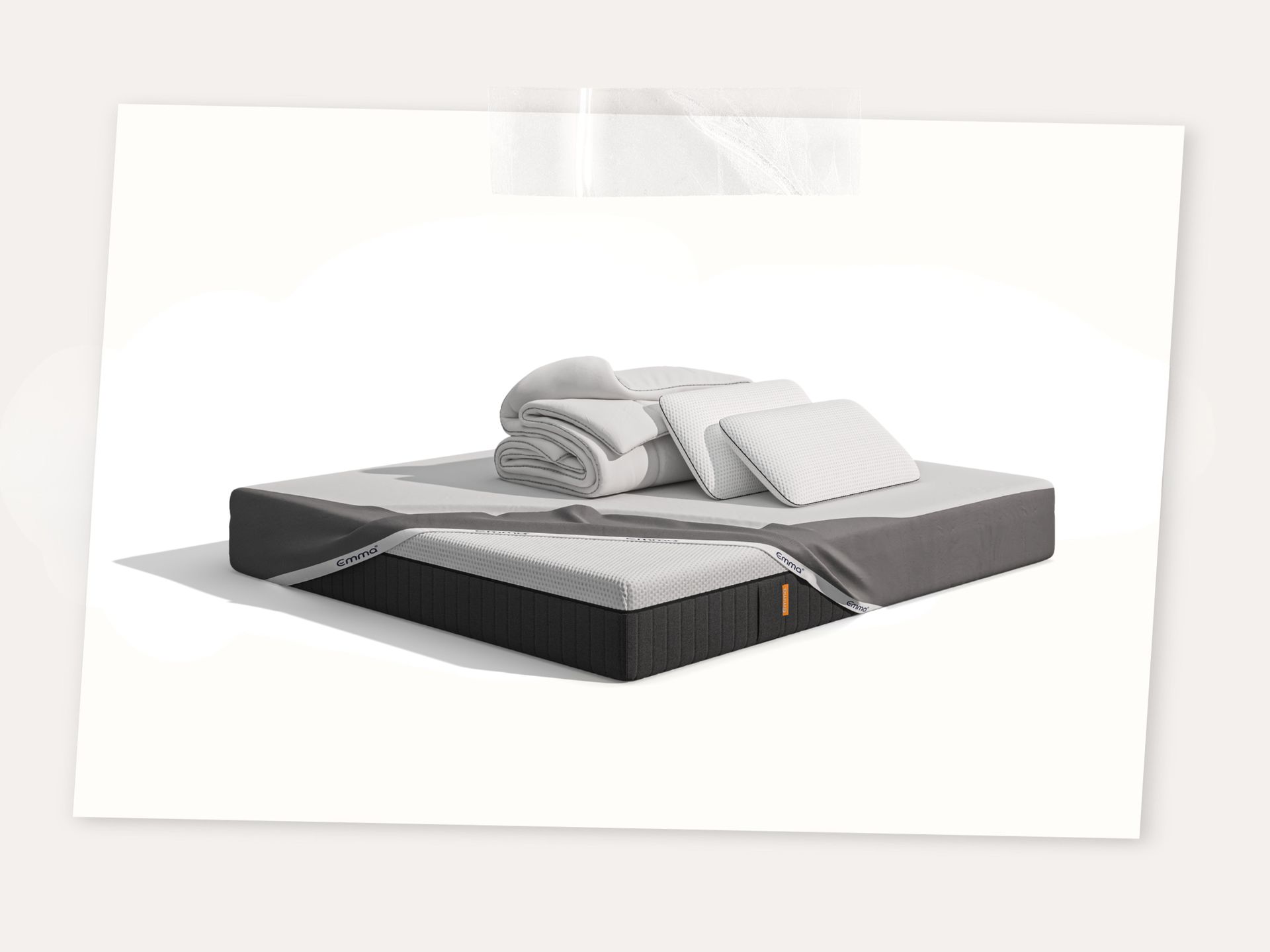 Uma imagem do Pack Original Pro e Edredon, que inclui um colchão Emma Original, Almofadas Emma Original Adapt Cooling , uma capa protetora, e um edredon Emma 4 Estações