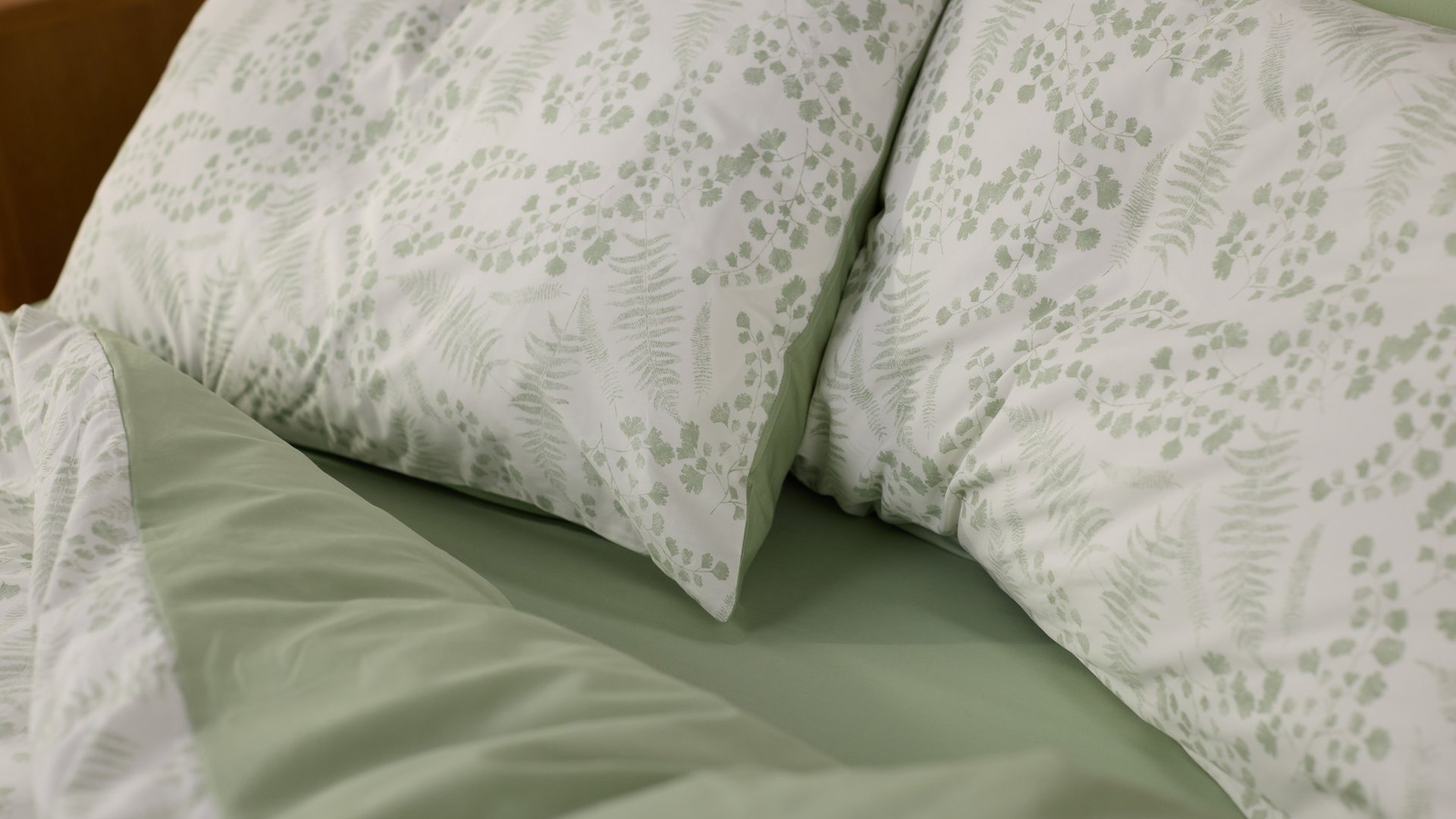 Eucalyptus_Flowers_Percale_Gallery (4).jpg