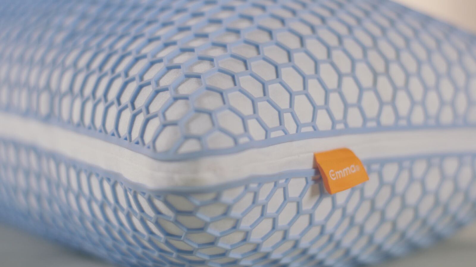 Medium-Close up product and tag.jpg