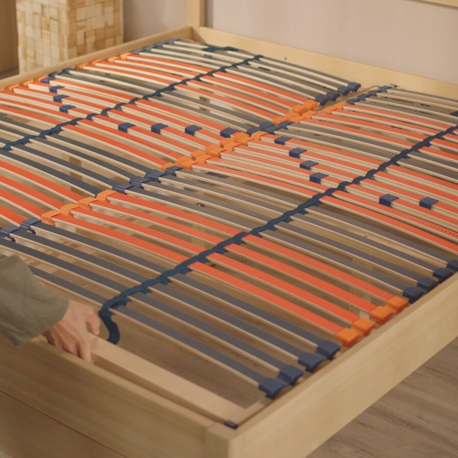 Medium-CLASSIC SLATTED FRAMES 120S - ENG SUB - EDIT 2 CC_00_01_00_03.jpg