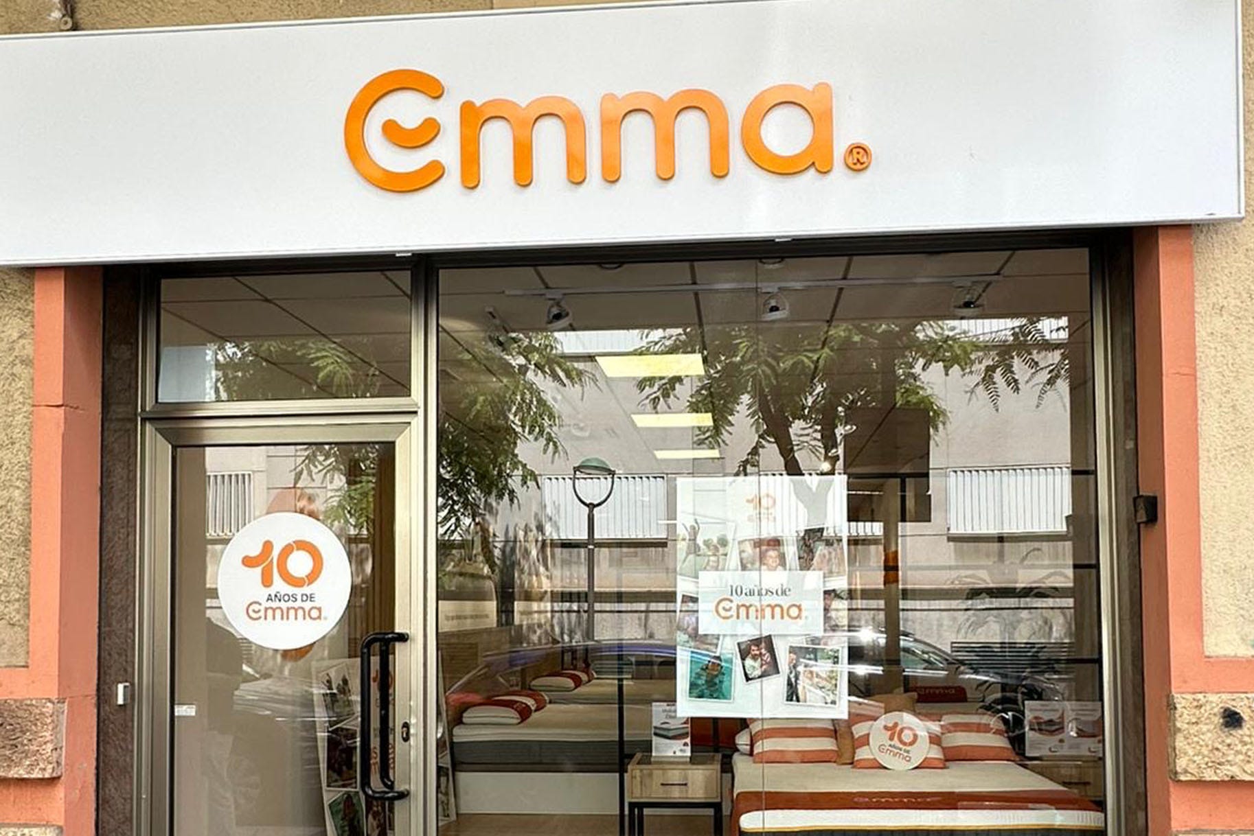 ES_Tarragona_Store front.jpg
