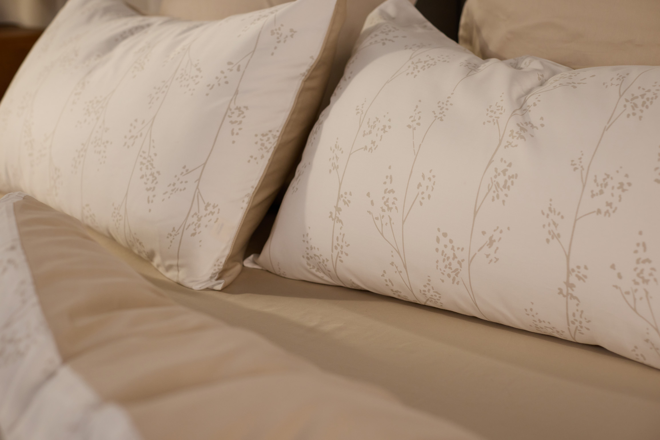 FloralTree&Beige_Sateen_Gallery (4).jpg