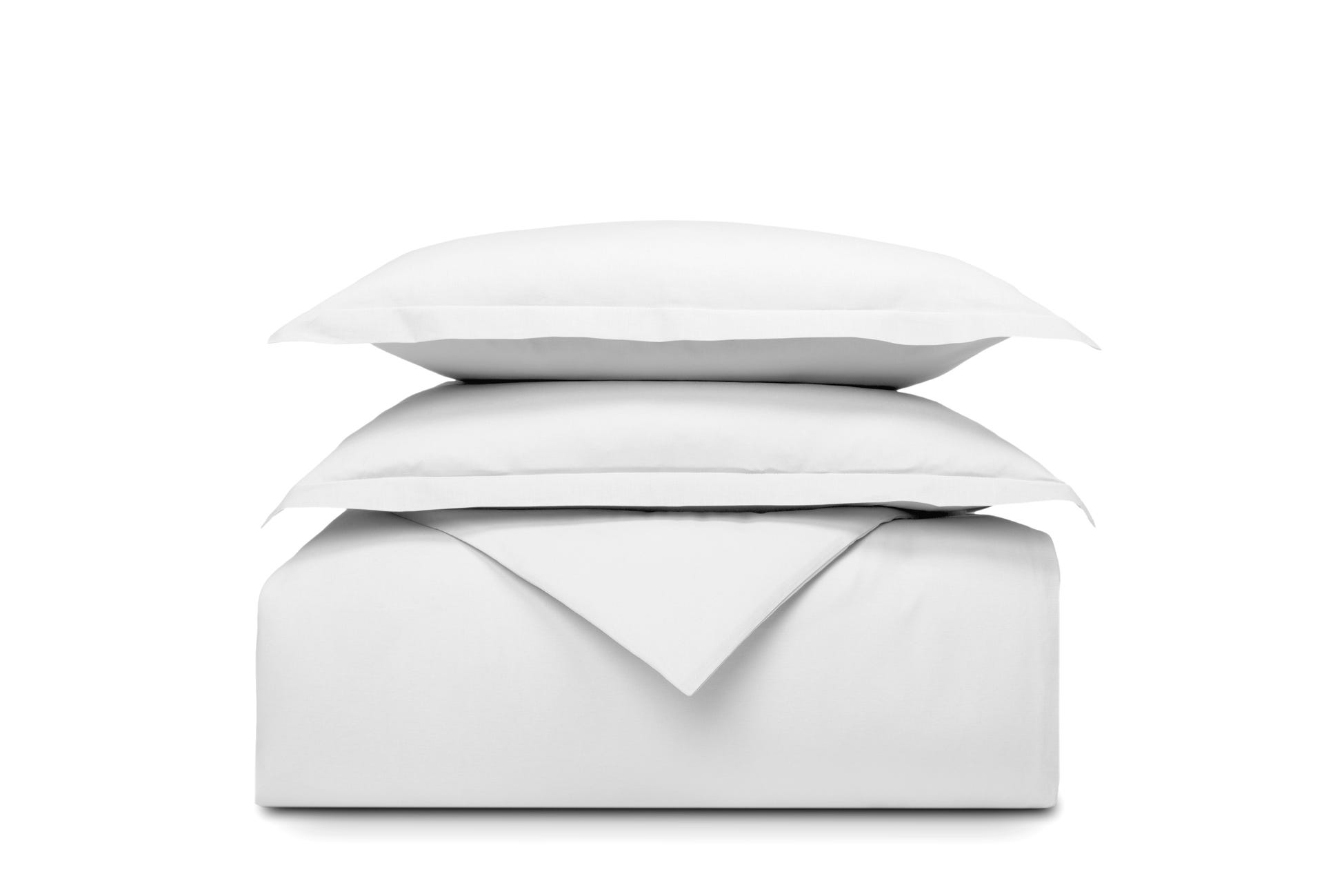 Emma Classic Bettwäscheset mit zwei Kissenbezügen und einem Bettdeckenbezug in weiss.