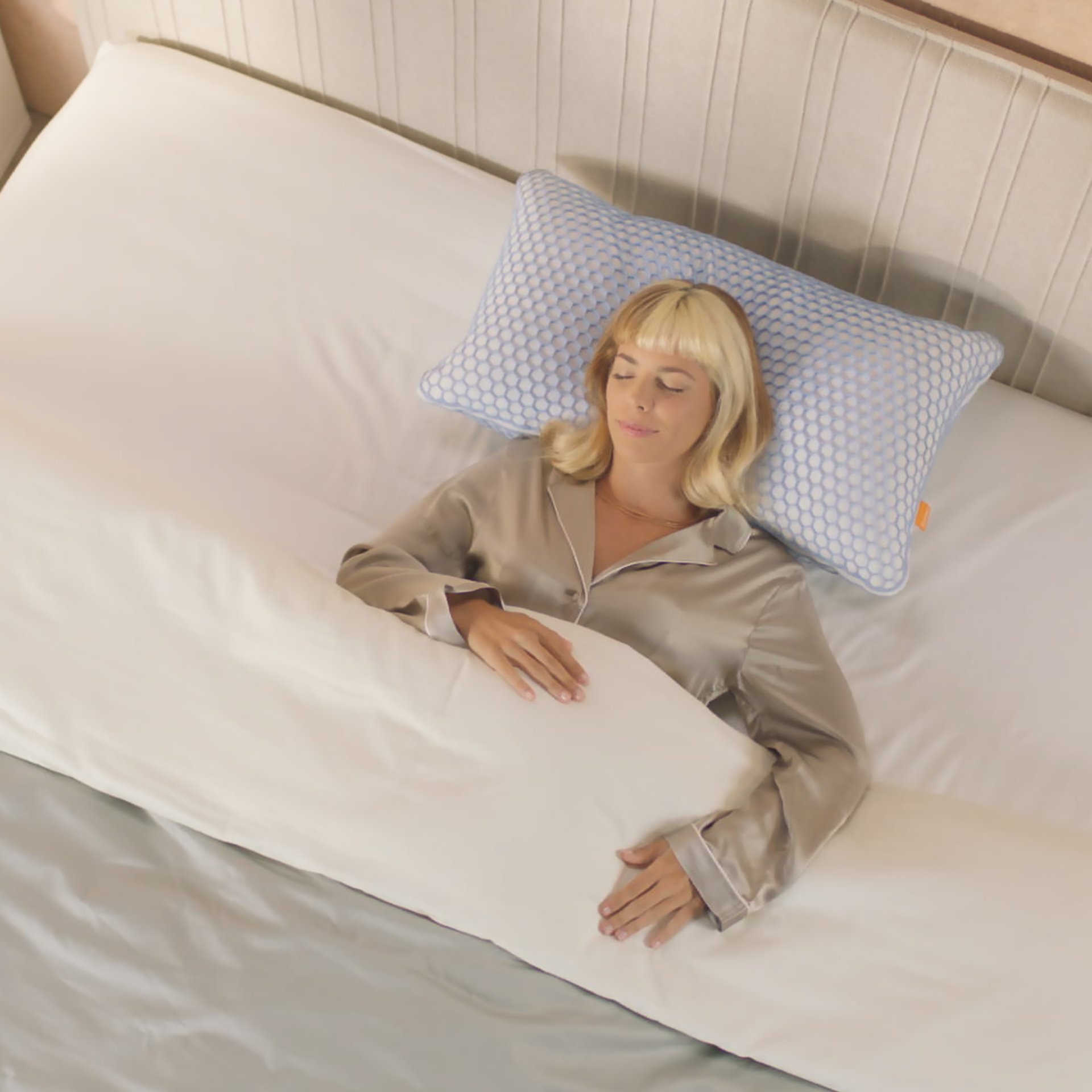 Airgrid_Foam_Pillow_Gallery_(1).jpg