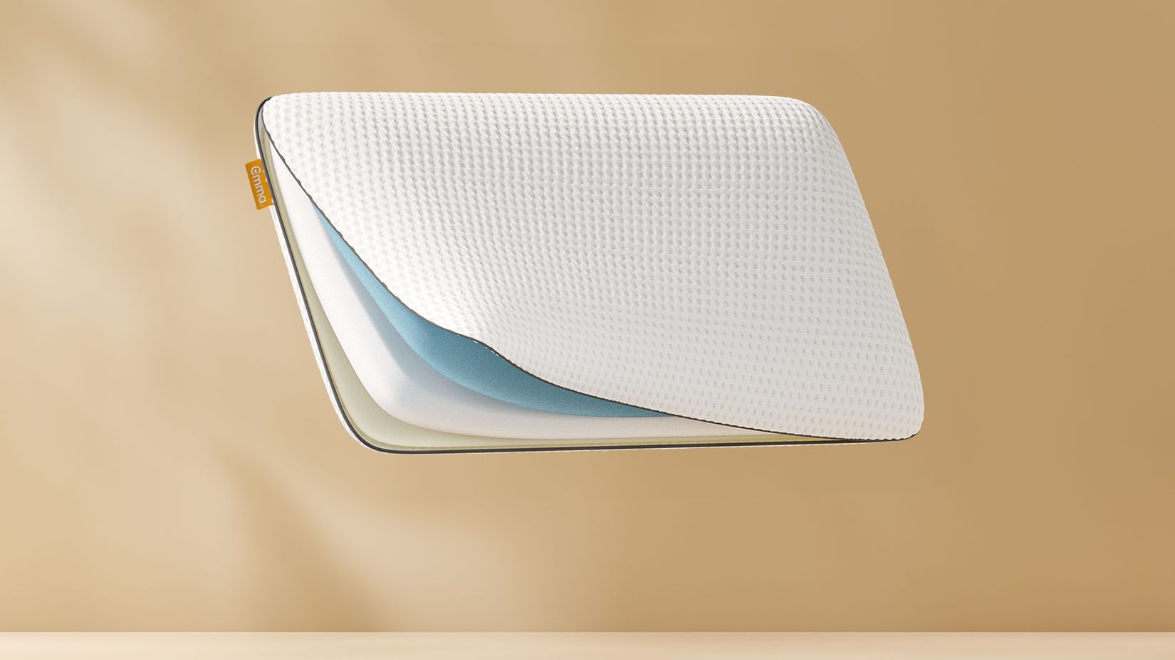 Almofada Emma com corte lateral, mostrando as camadas internas